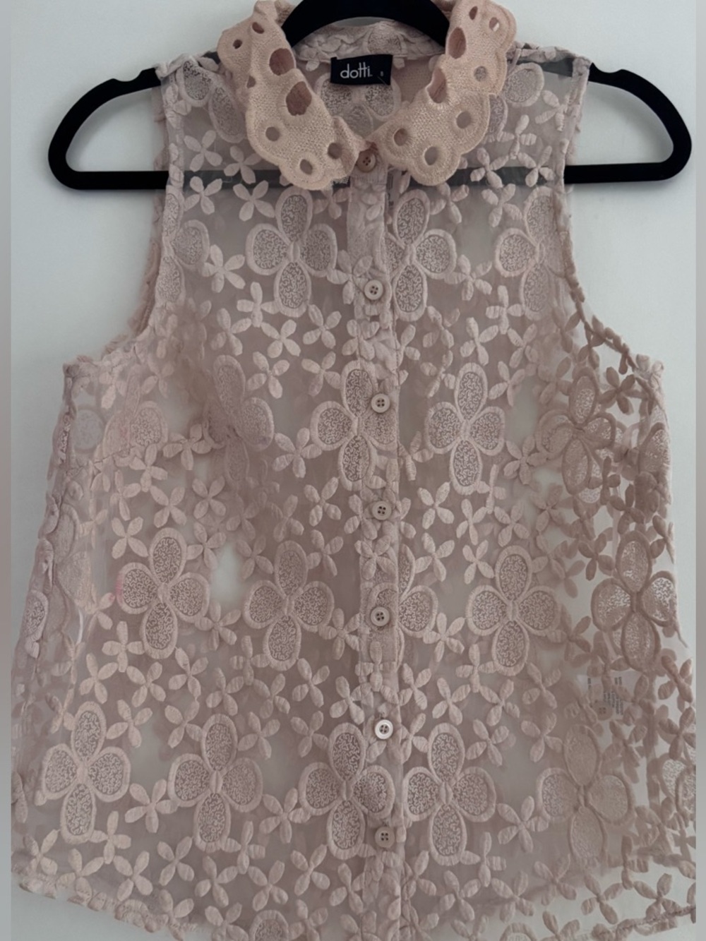 Dotti  Beige Cream Lace Sleeveless Button-Front Blouse